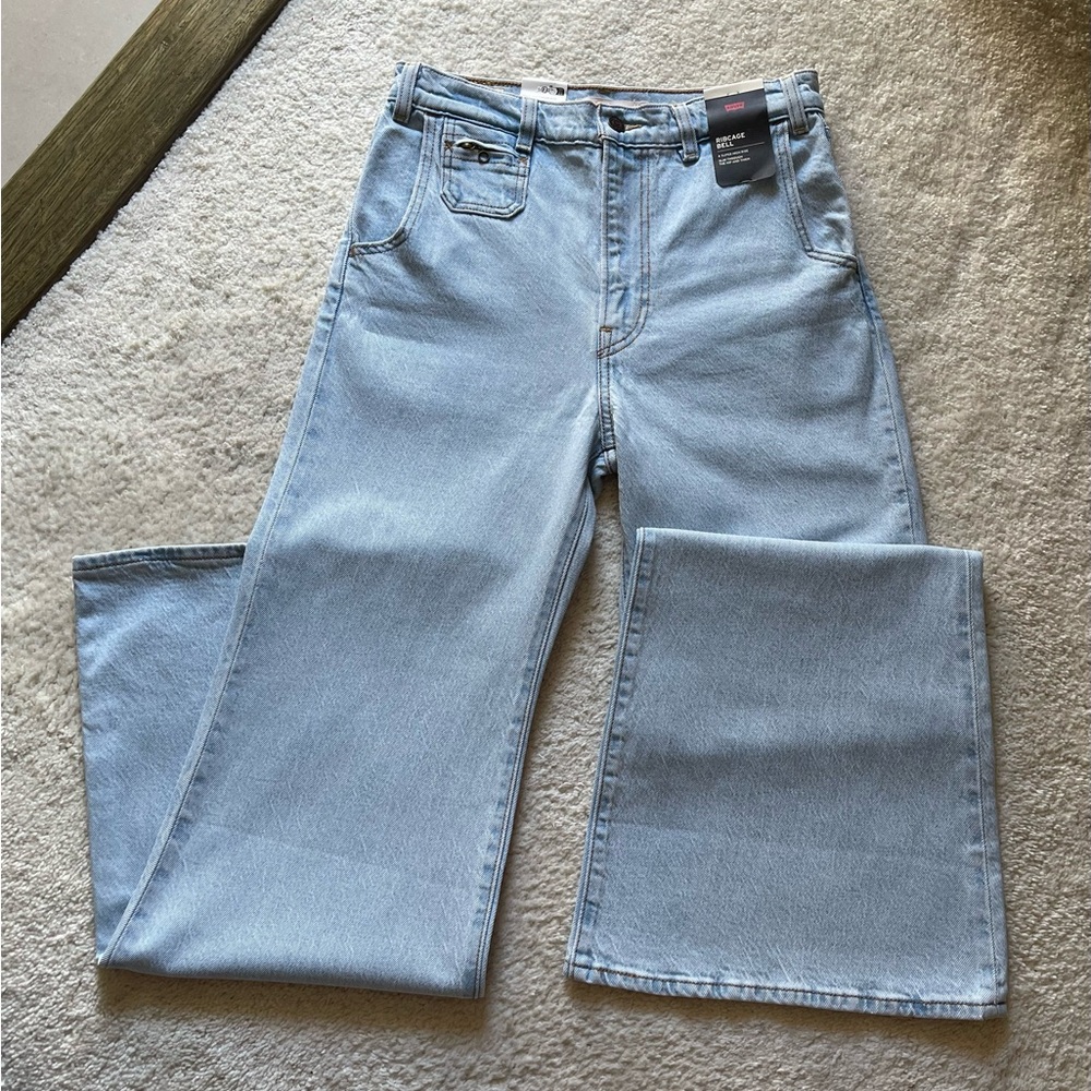 NWOT Levi's Ribcage Bell Jeans